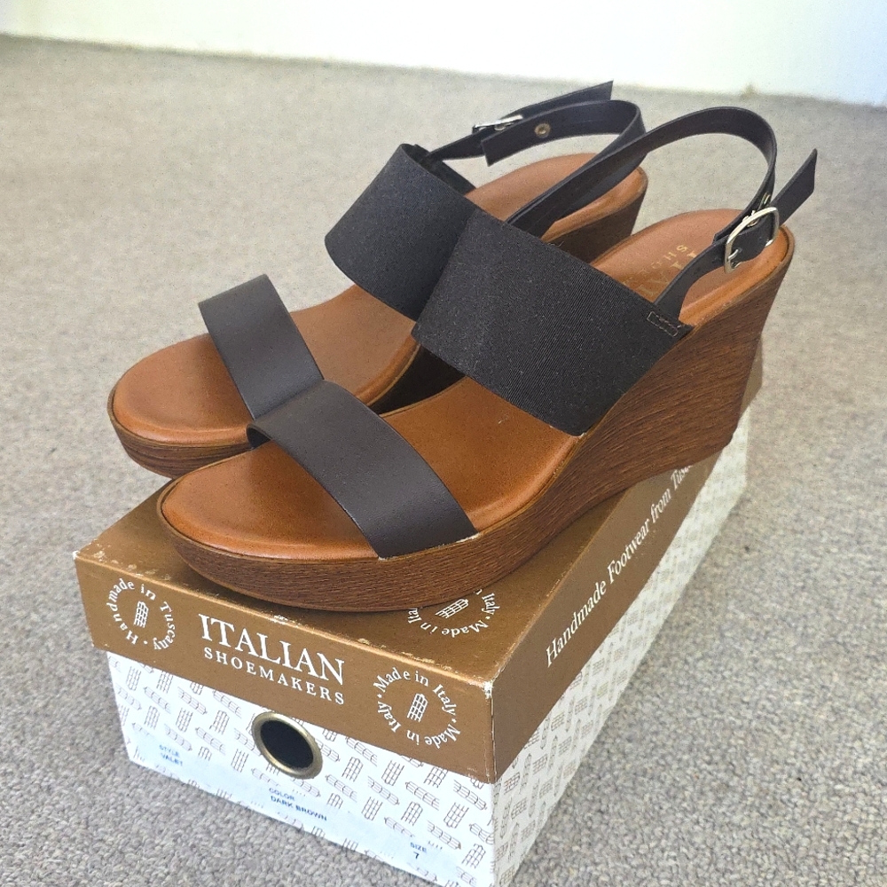 Italian Shoemakers Black and Brown Sandals